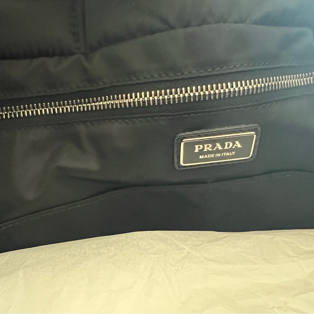 Prada padded nylon tote - Large size - Picture 3 of 8